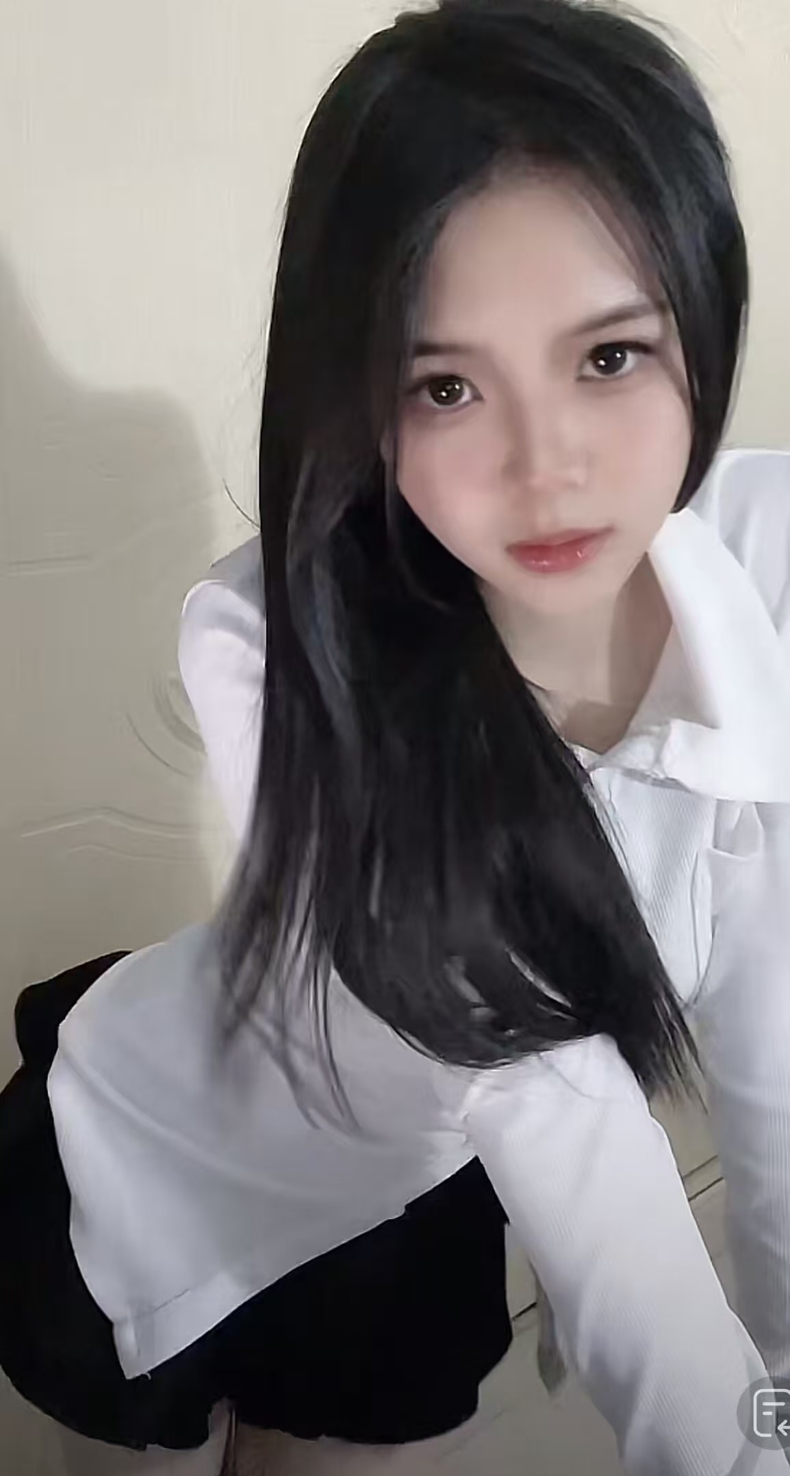 白嫩乖巧佛系少女