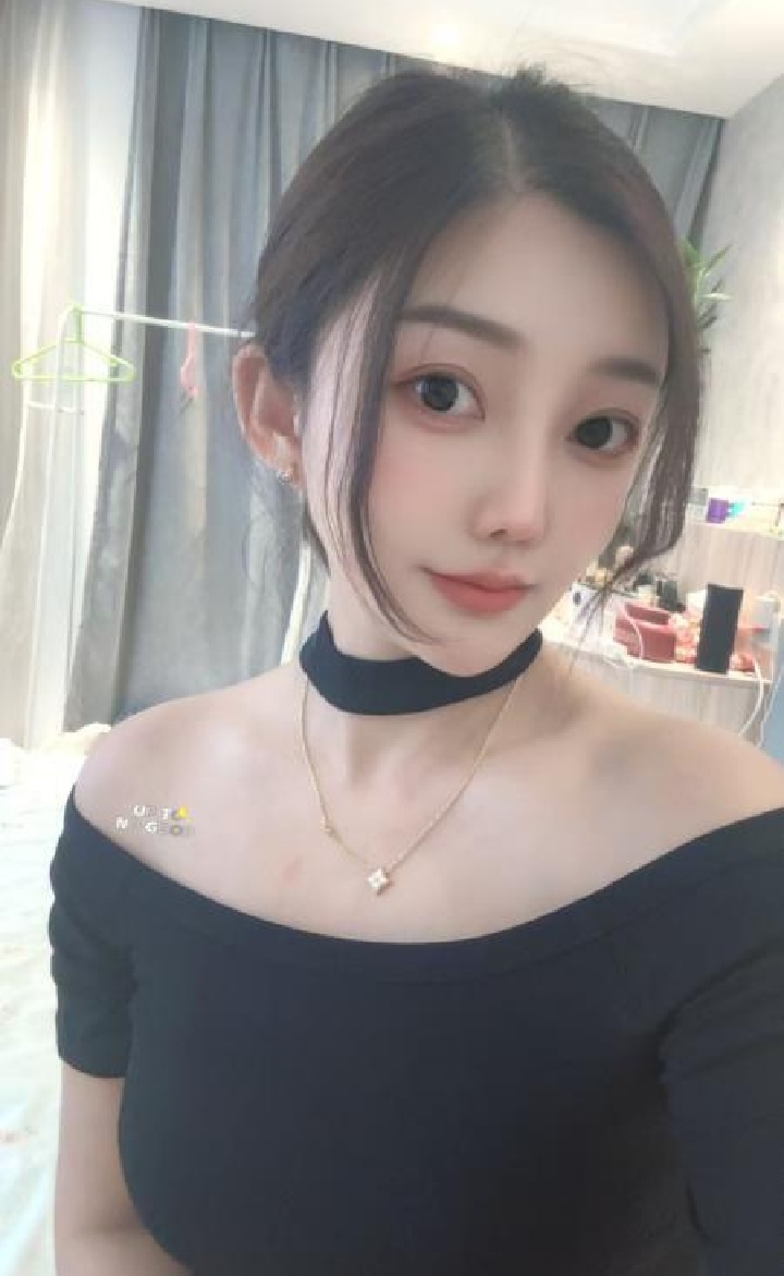 爱健身的纯欲美妞