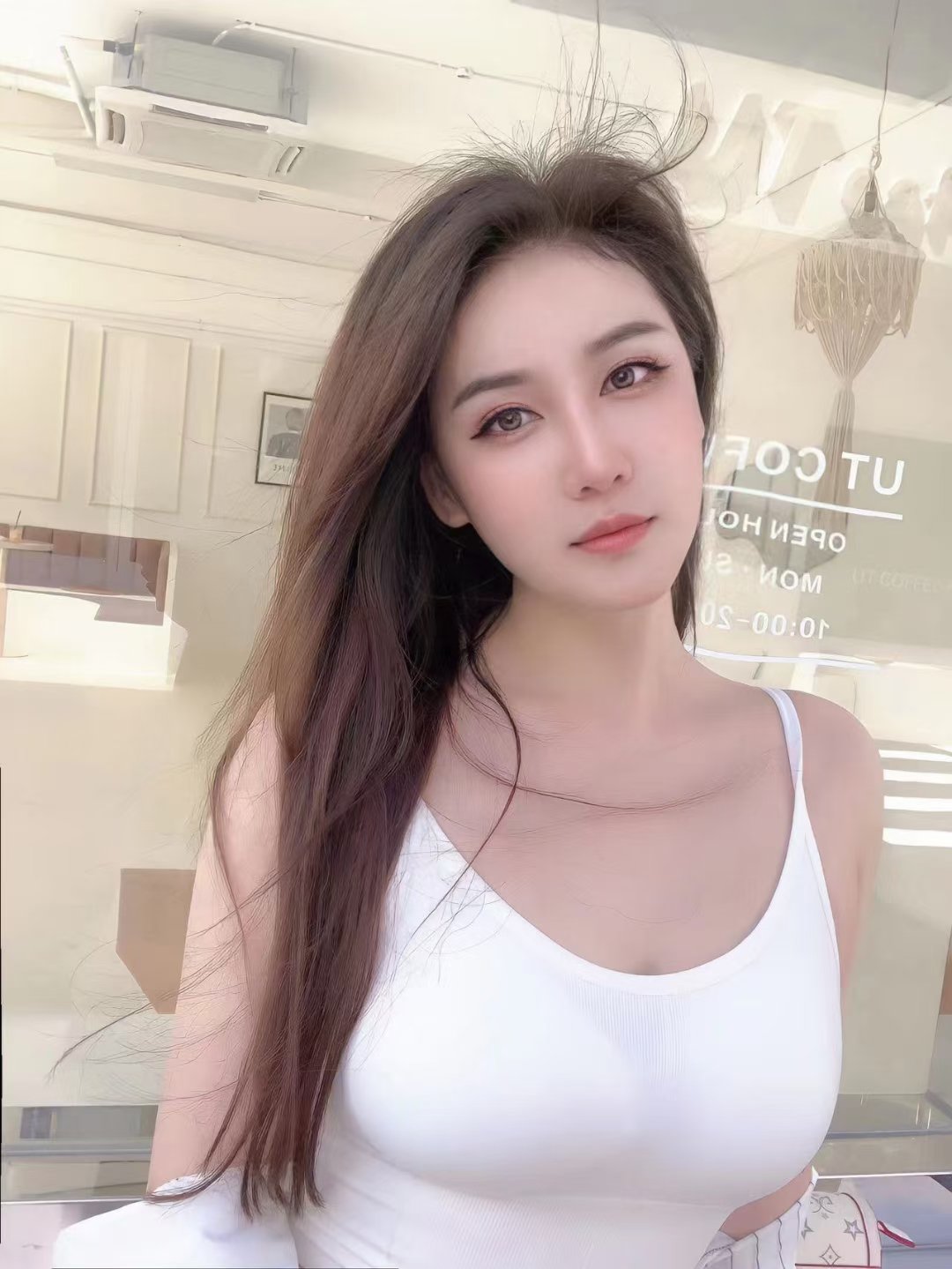 车公庙爆乳眼镜美妞