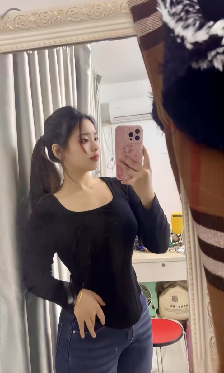 极品肉弹辣妹小颜