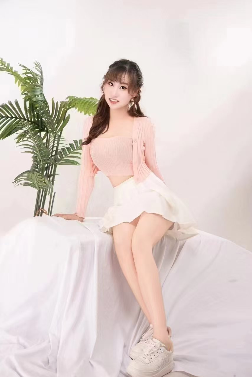 热辣服务系小姐姐静静