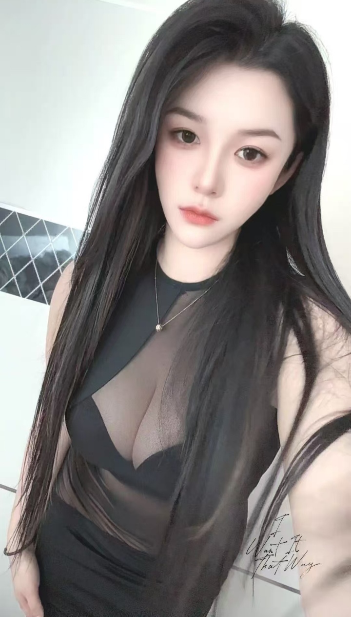 气质大胸嫩妹维维