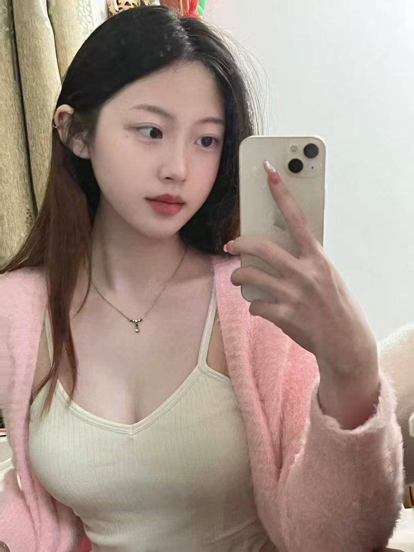 白嫩甜妹可外出