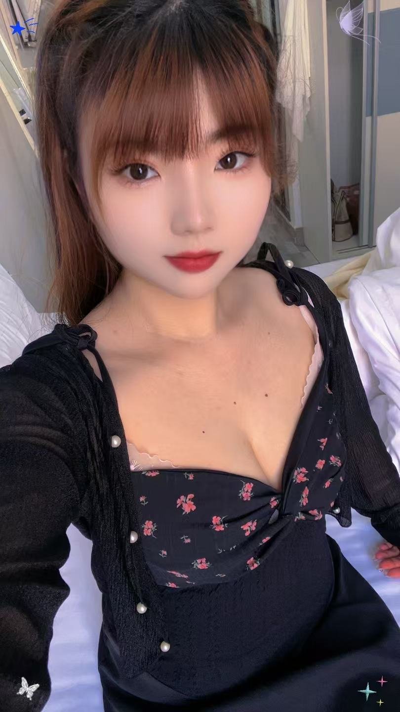 态度很好，温柔乖巧。不需要把她当人