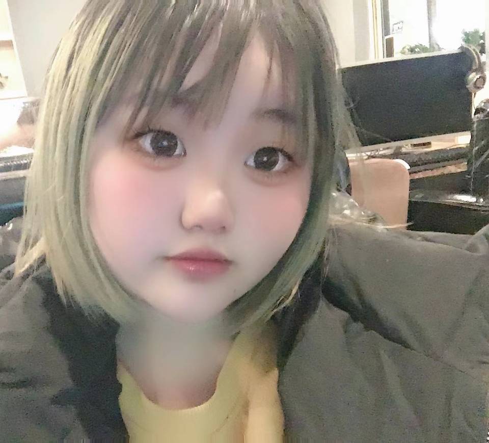 年轻小妞听话