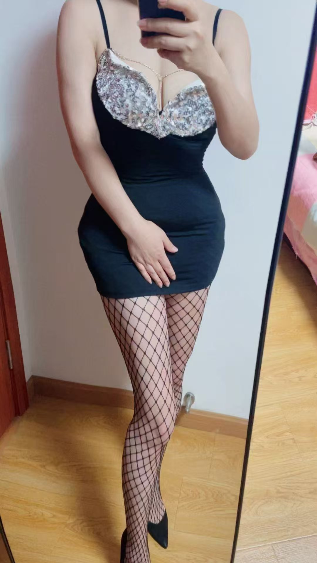 西湖丰满性感少妇