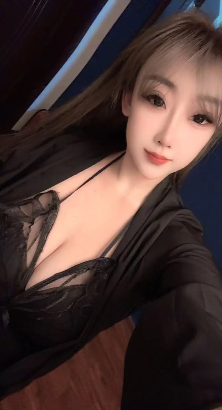 草场坡爆乳辣妹糖糖