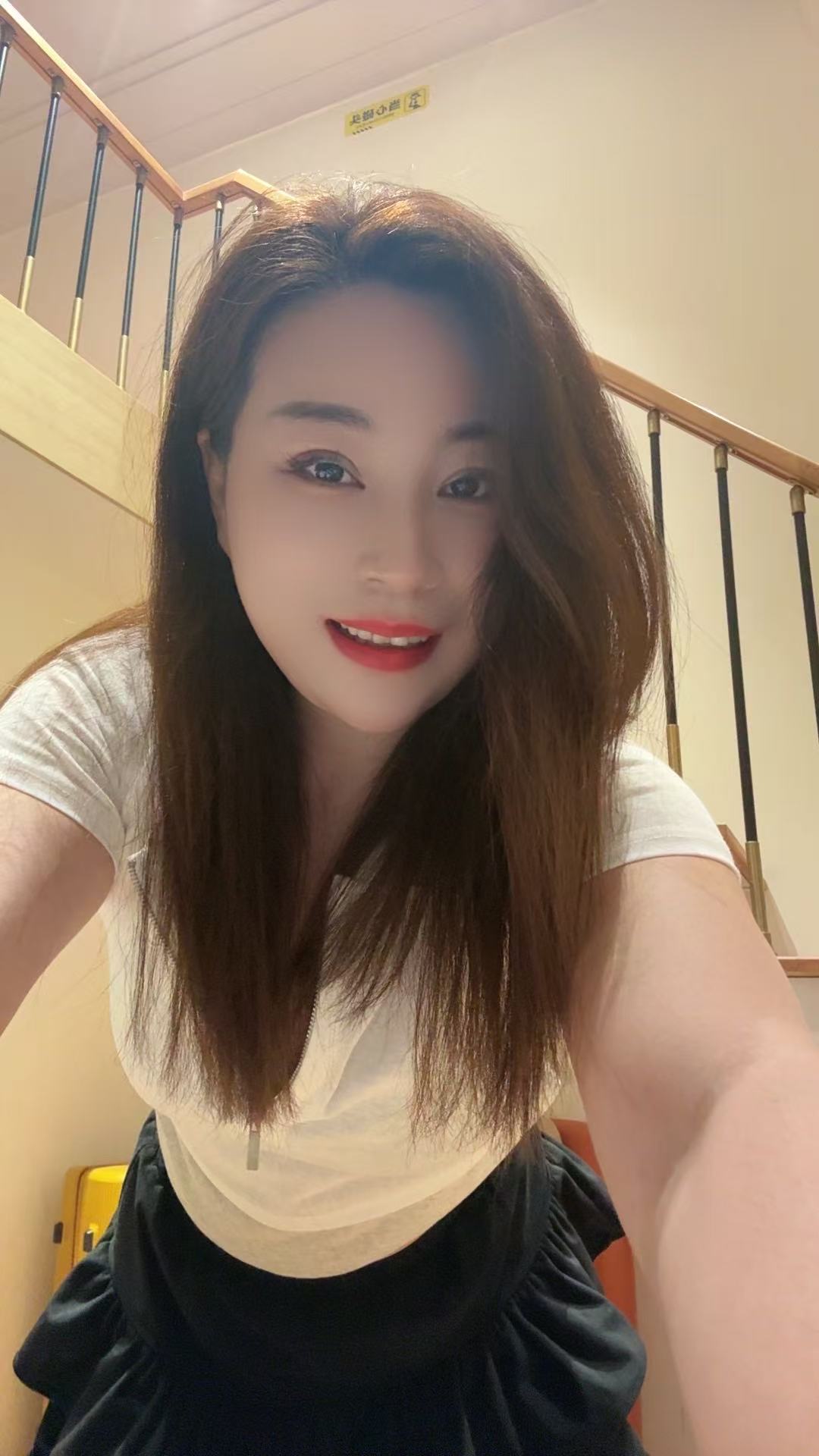 巨华世纪城泄火人妻