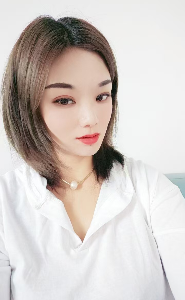 颍州短发少妇月牙