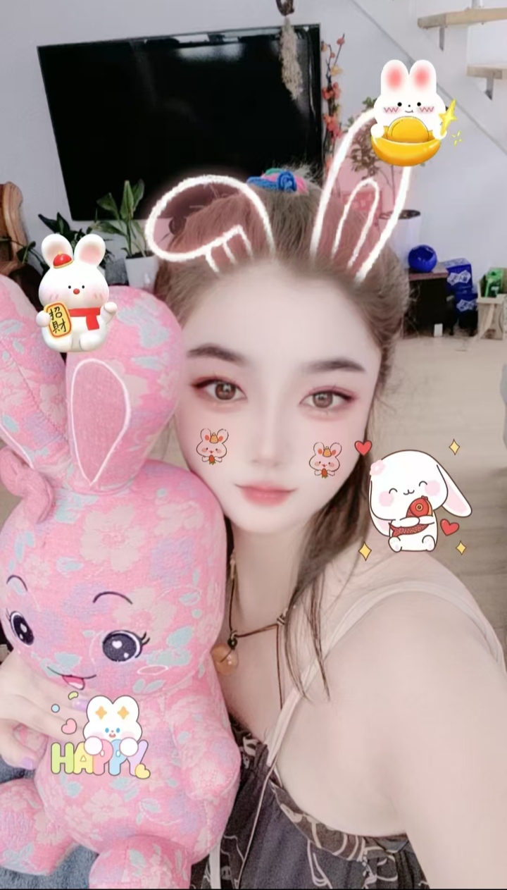 白净圆润小姐姐九儿