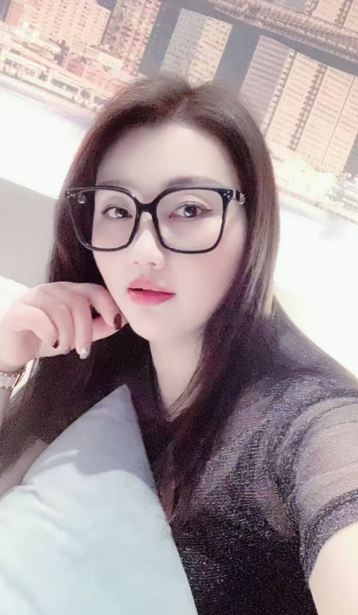 丰润眼镜辣妹宋雨欣