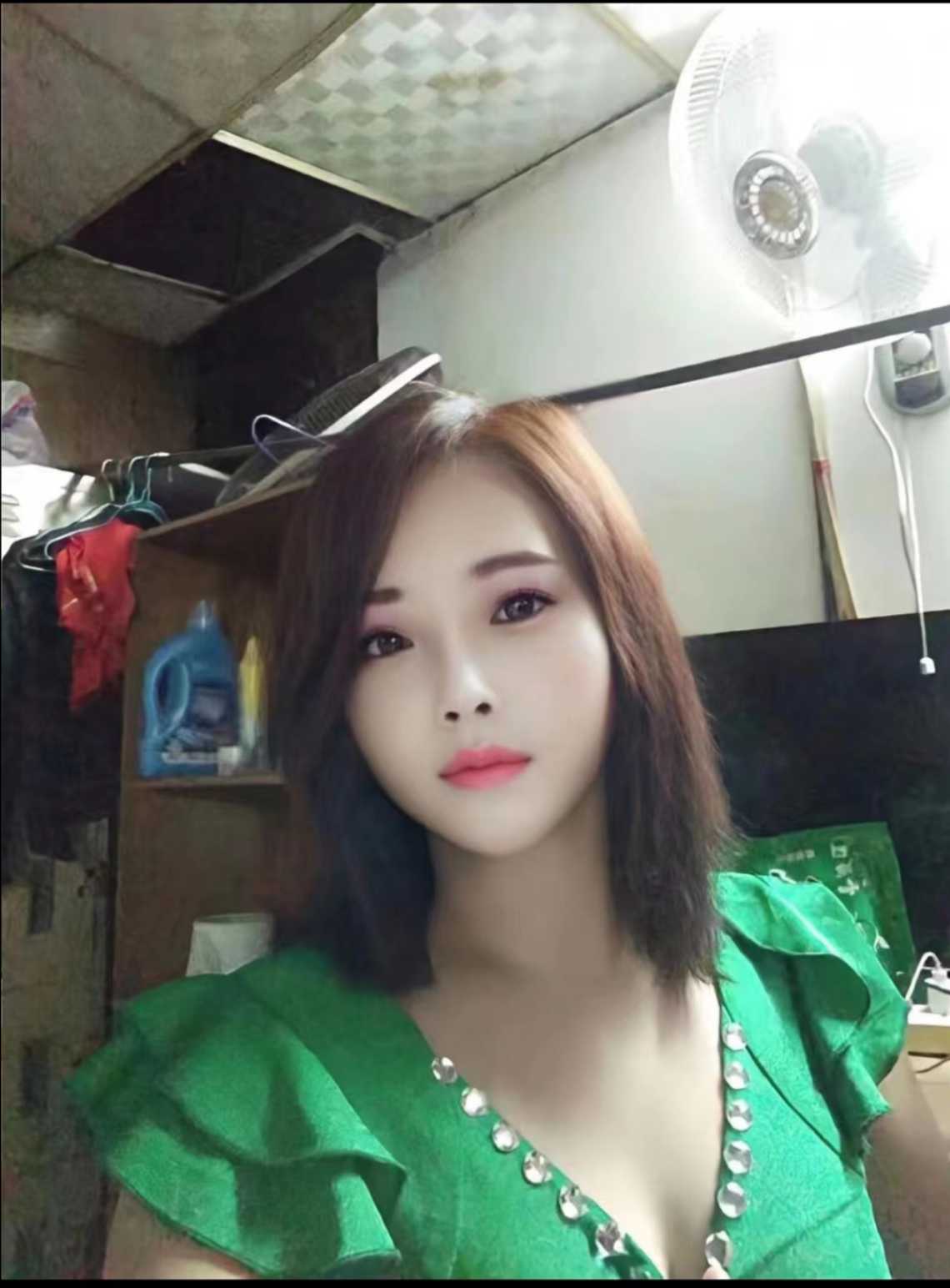 白云梅花园b出口附近 瑜伽老师开课