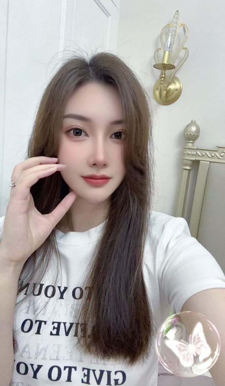 丰满白嫩眼镜美妞selina