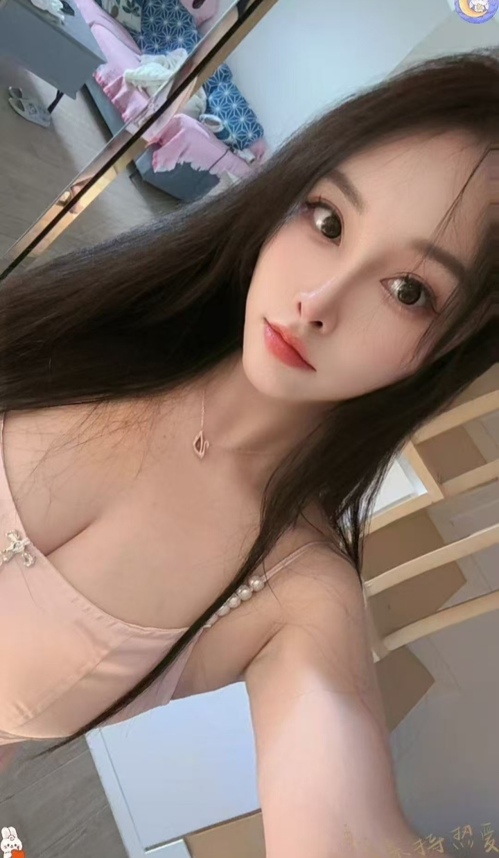 热辣美乳小姐姐欢欢