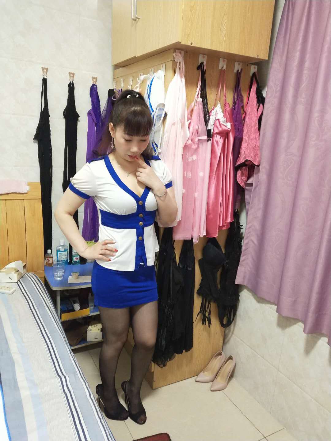 白云情趣欲女杏花