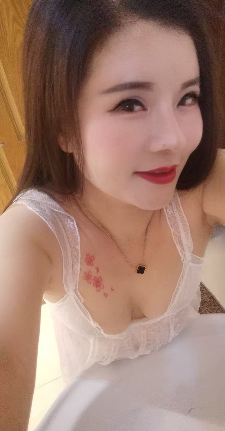 服务系制服御姐小朵