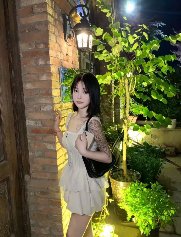 雨花白嫩娇俏含妹