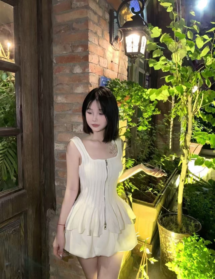 雨花白嫩娇俏含妹