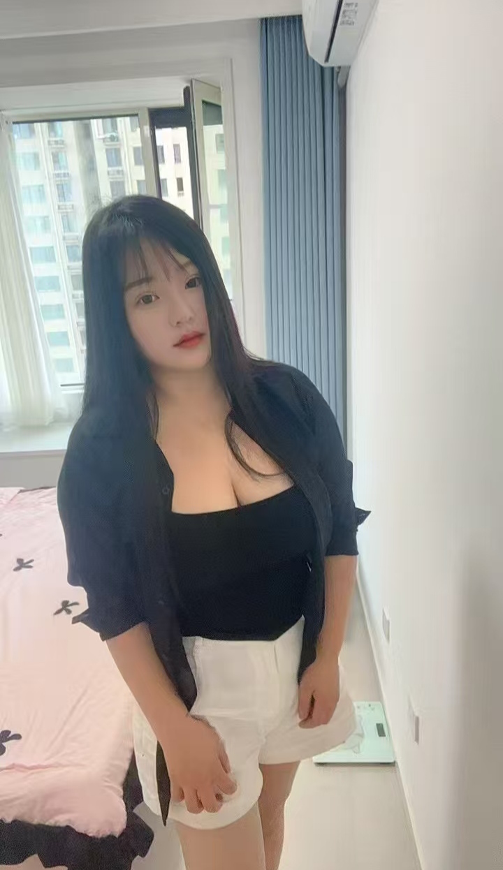 裕华白嫩大咪咪