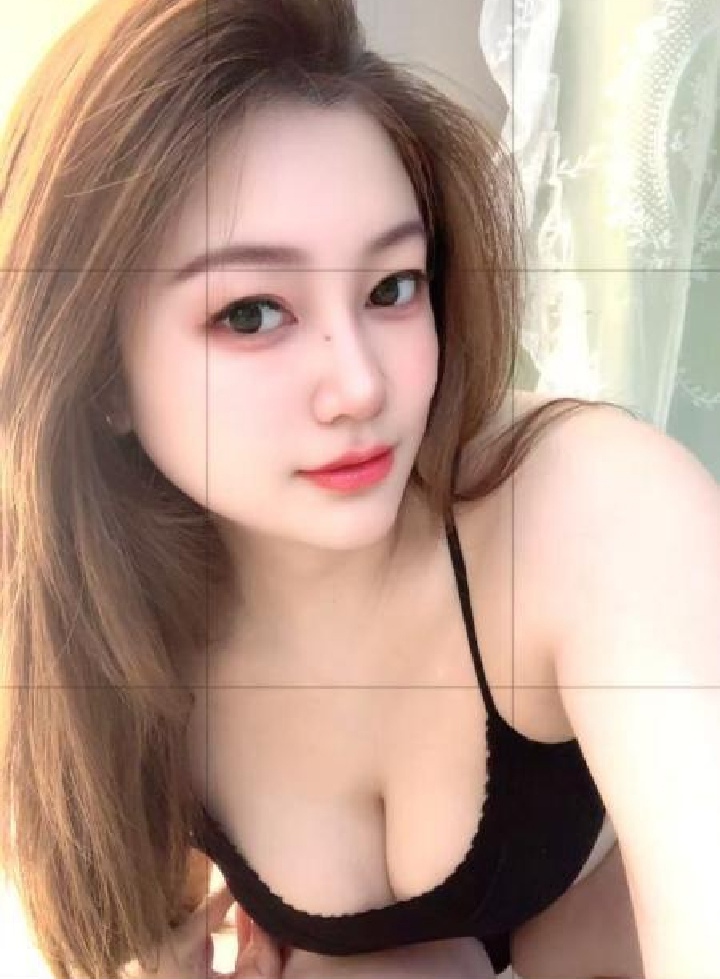 天然d胸小姐姐果果