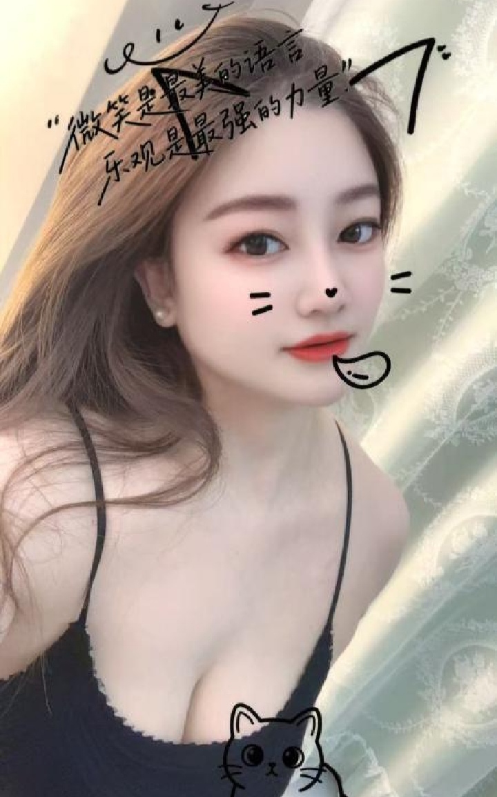 天然d胸小姐姐果果