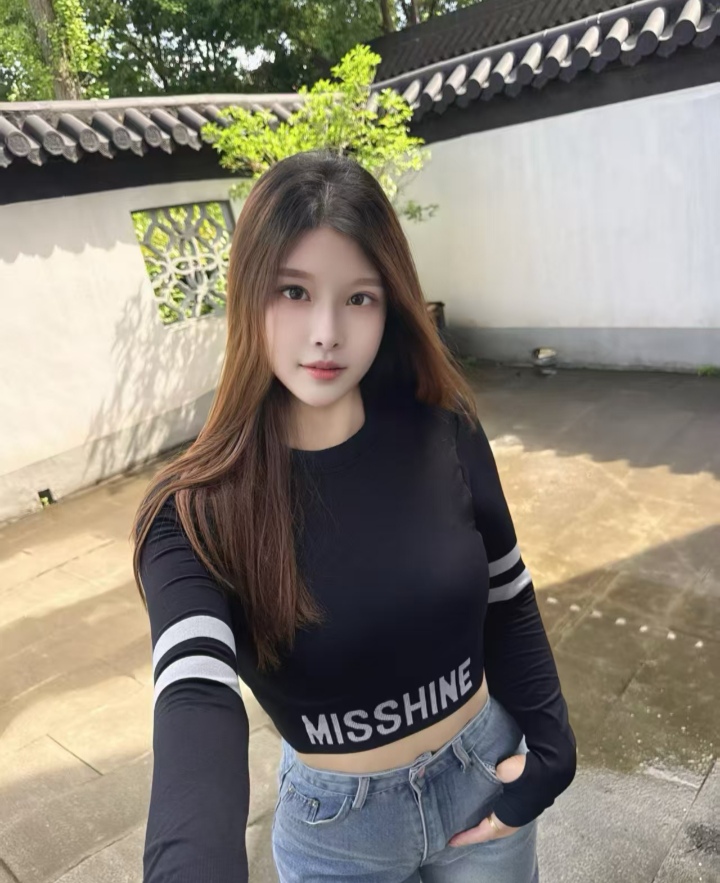 石龙白嫩辣妹美玲