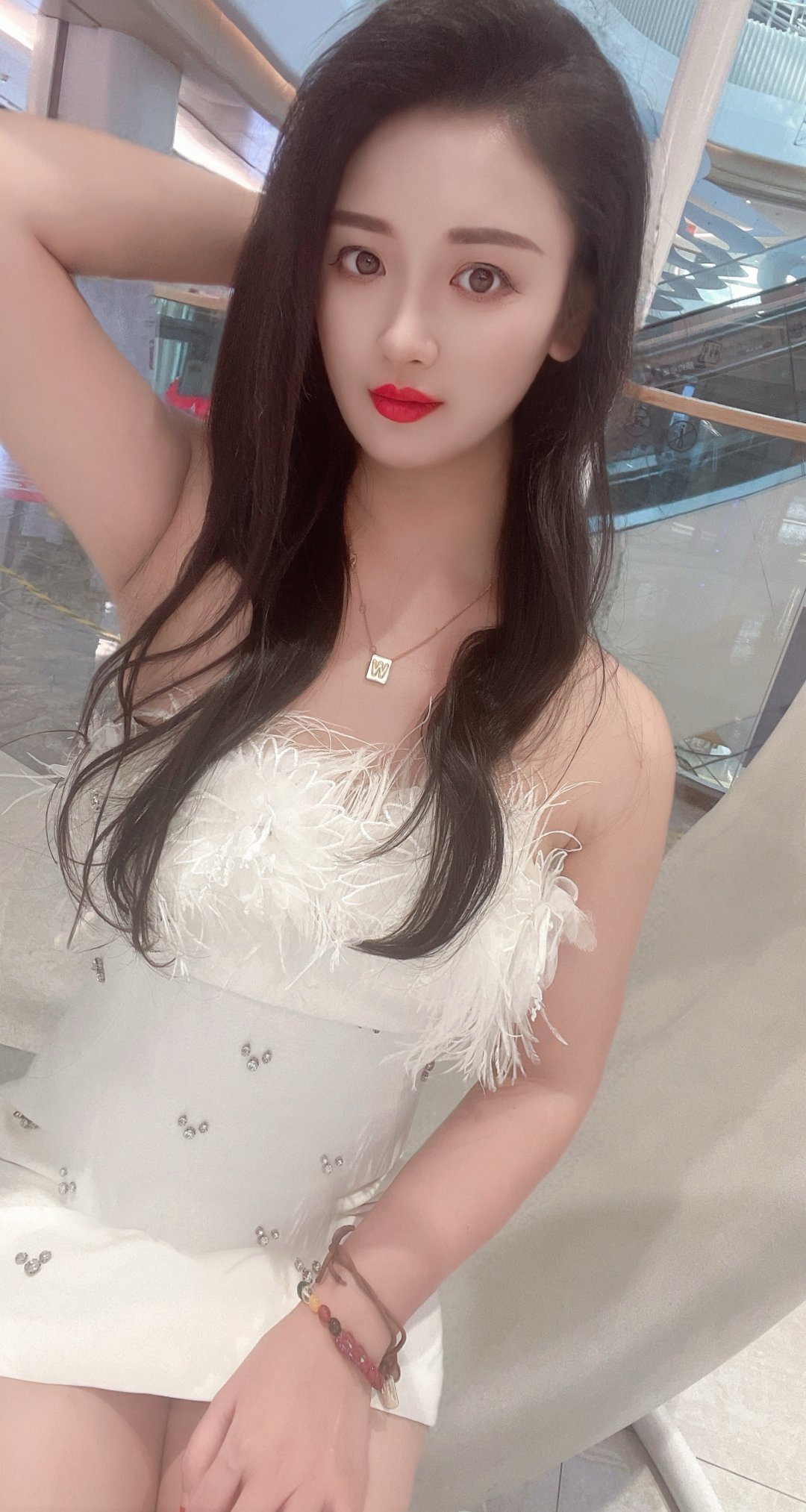 天成小杨幂，妩媚妖娆热情主动