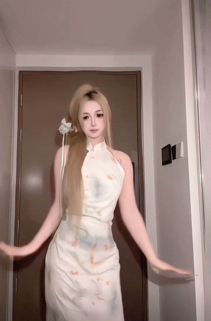 成华粉嫩小主播梦梦