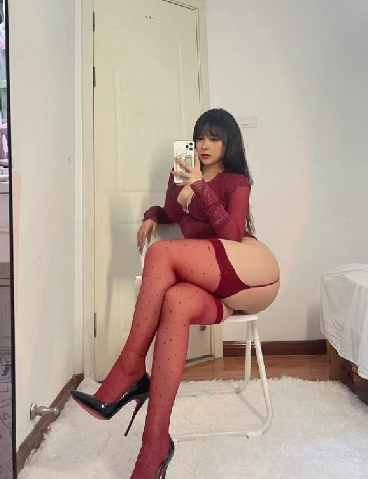 丰乳肥臀尤物小辣椒