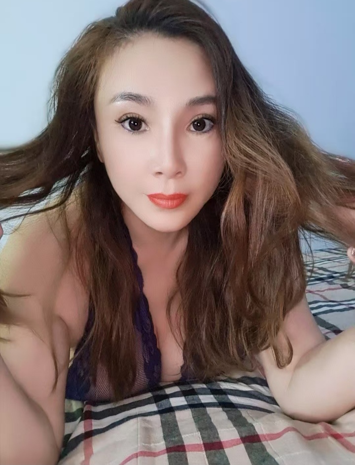 铁西热辣美少妇夜色