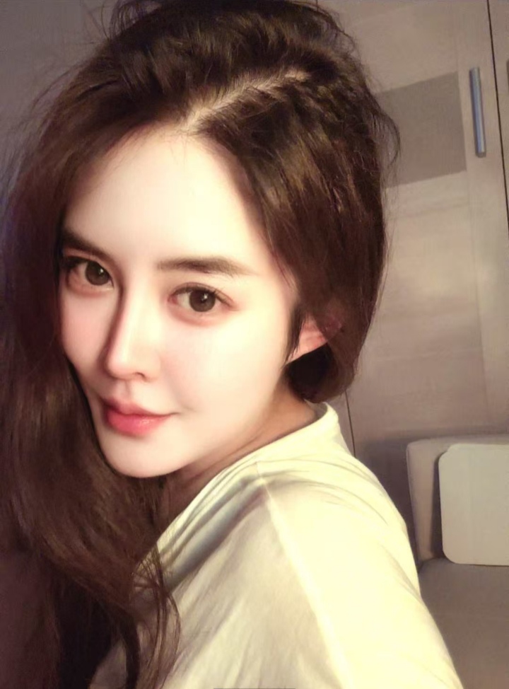 普陀纯欲小姐姐佳佳