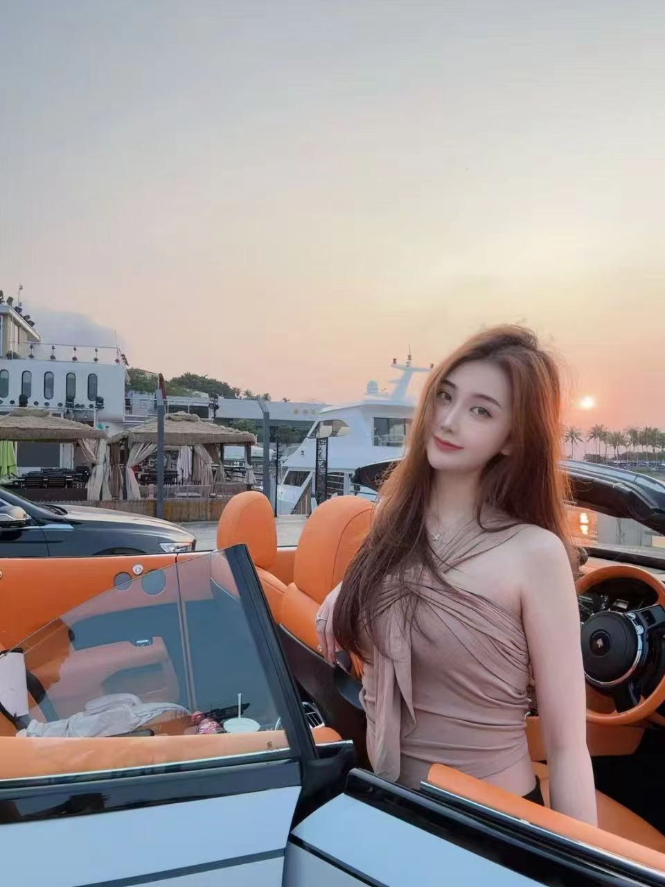 白嫩美妞雪梨个人兼职