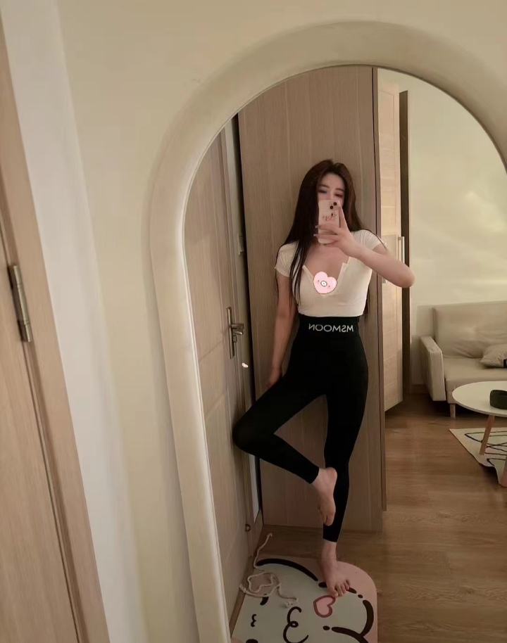 瑜伽裤辣妹佳佳