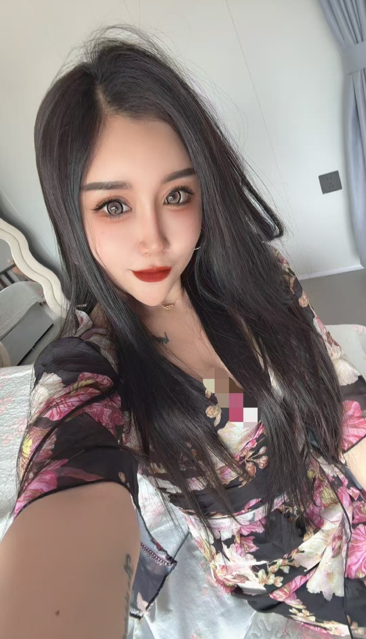 丰满魅惑小妖精