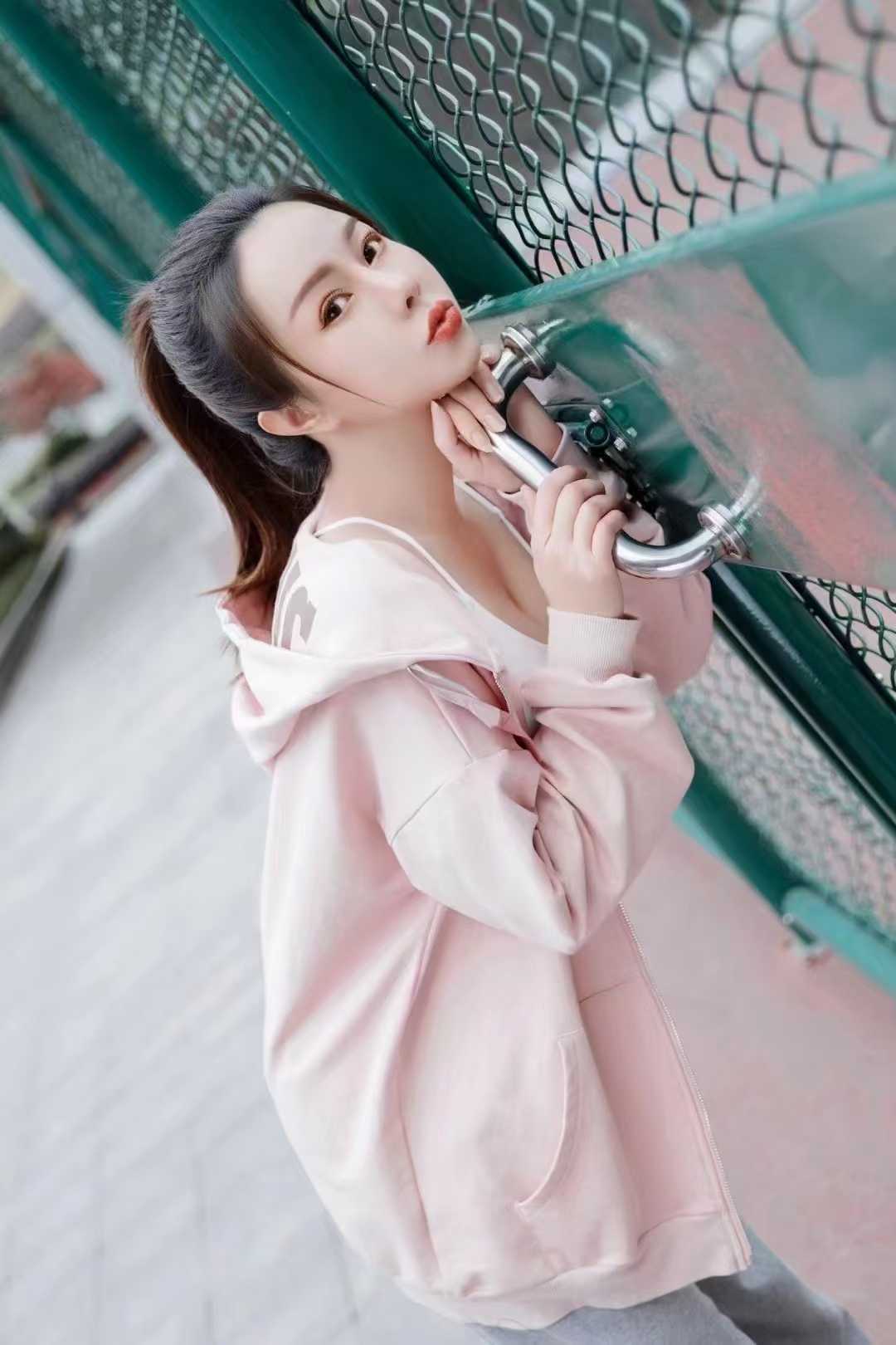 本人在国企上班，兼职时间不定，非诚勿扰