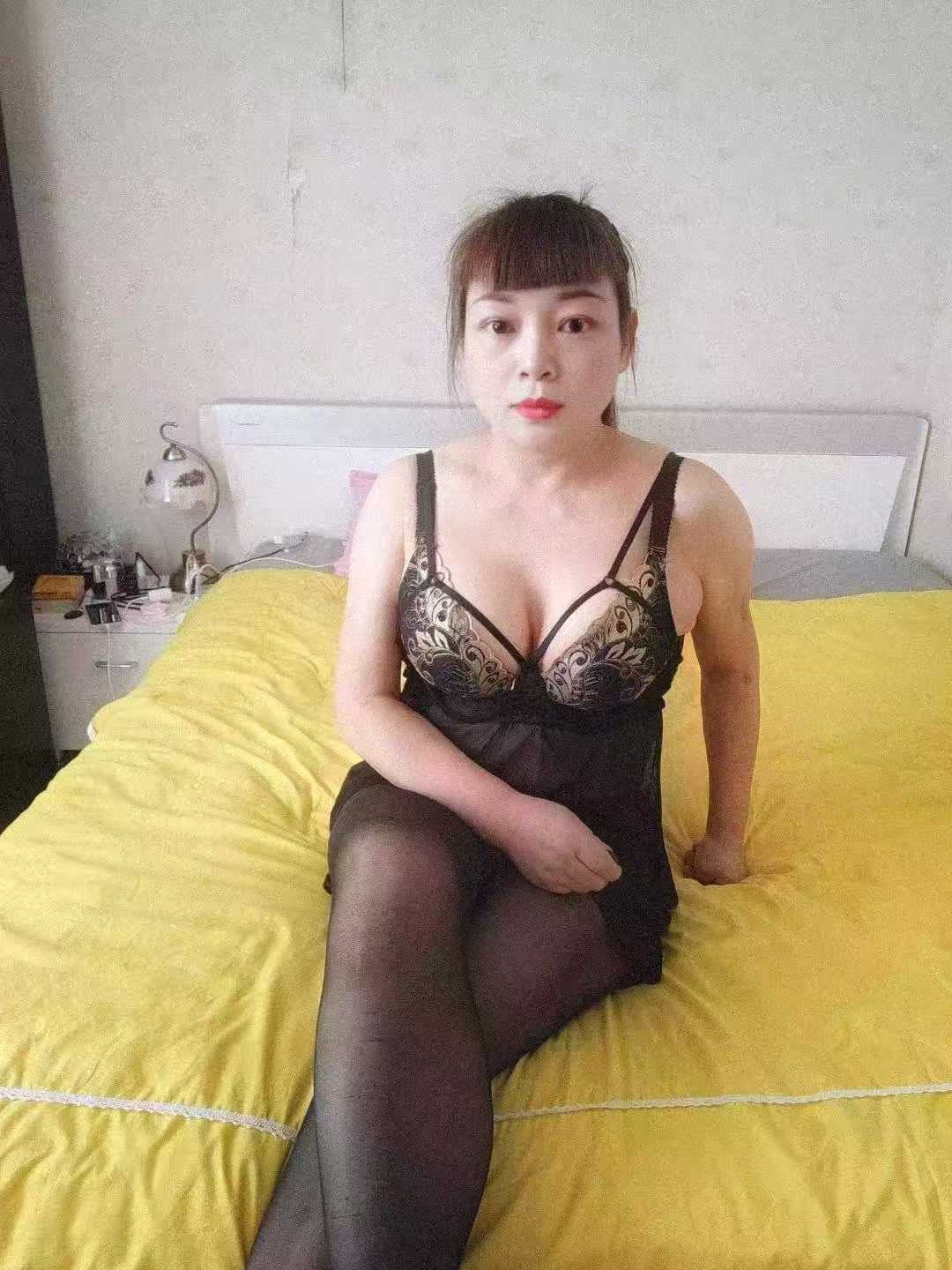 丰润热辣小少妇可儿