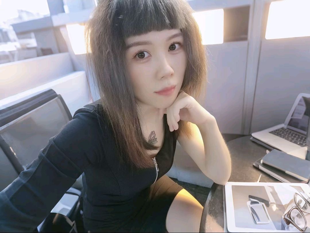 东莞大朗she~吻三通的风sao黑蝴蝶