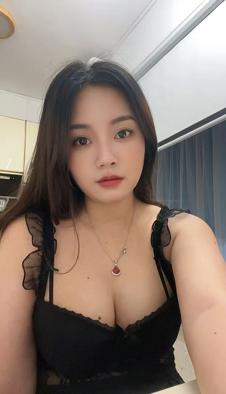 大肉弹辣妹冰冰