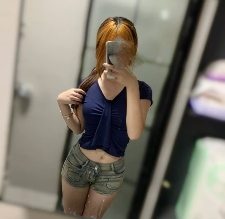 兼职萌妹小怡宝