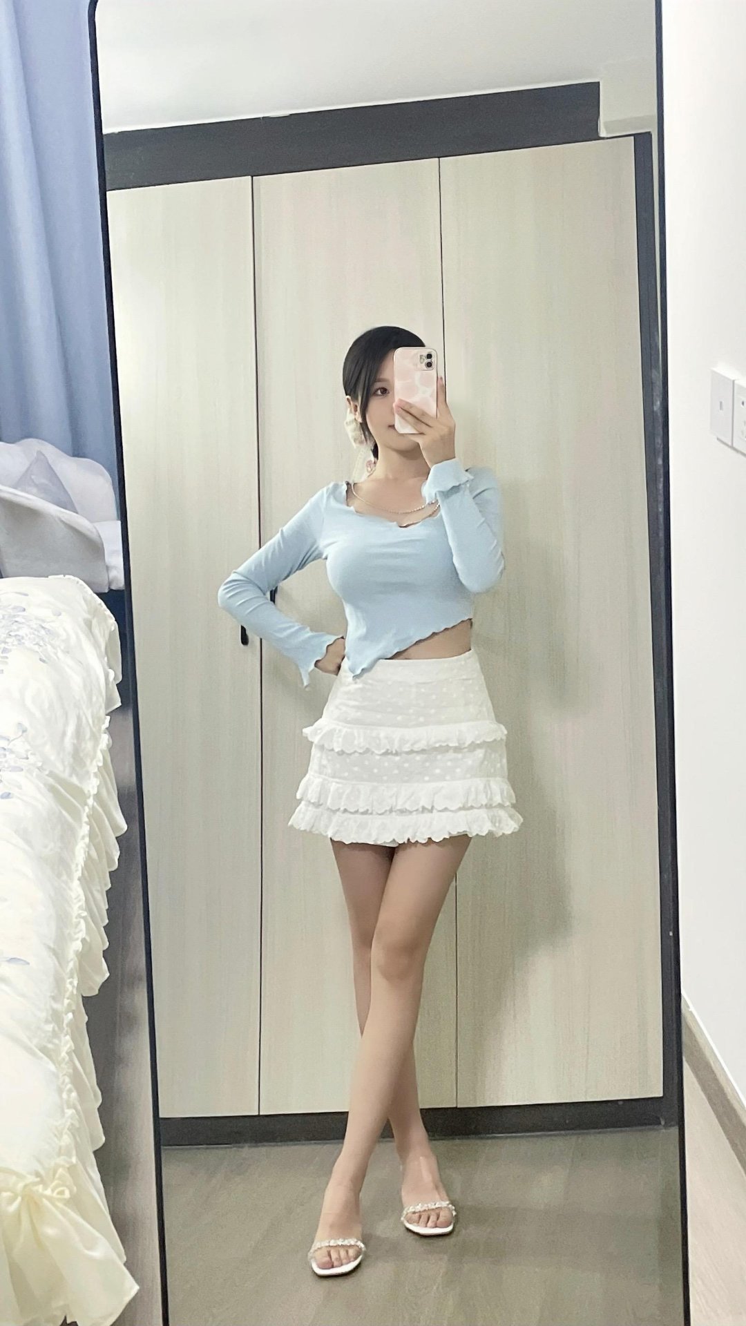 惹火身材美妞芷柠