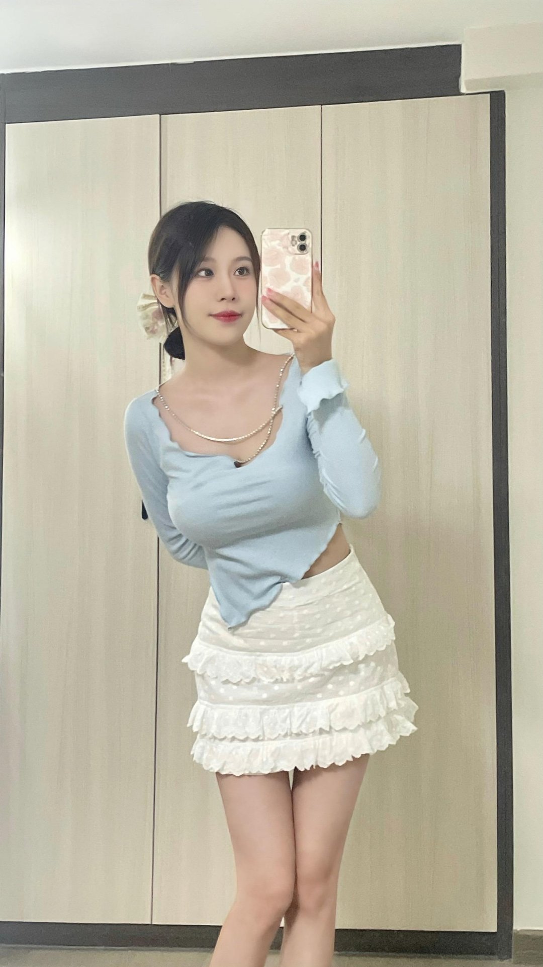 惹火身材美妞芷柠