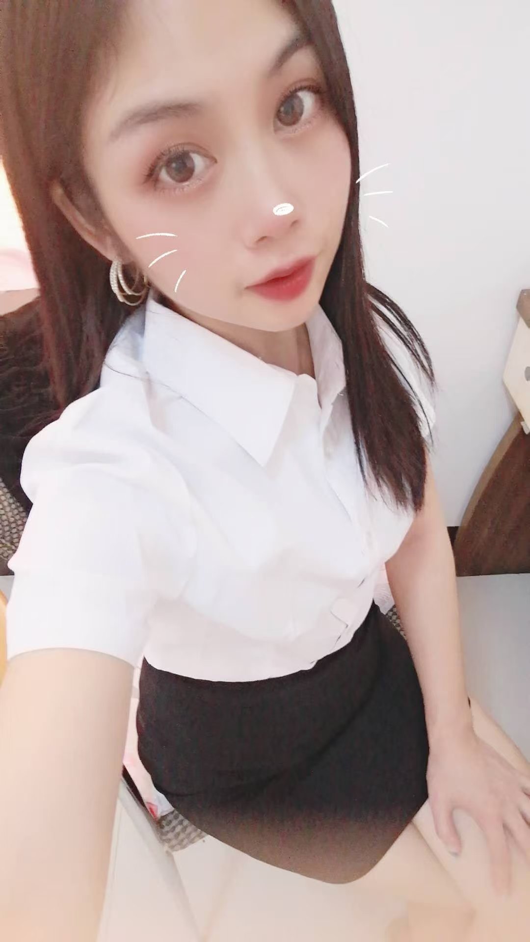 白嫩兼职幼师小美