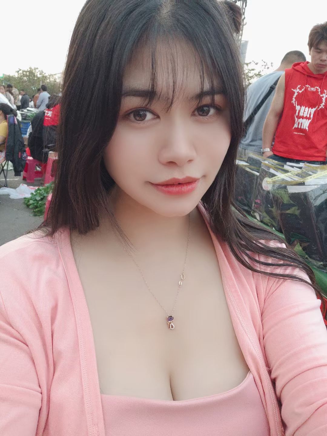 大波妹，大长腿