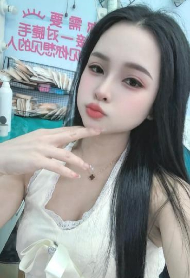 西乡大波女友泡泡