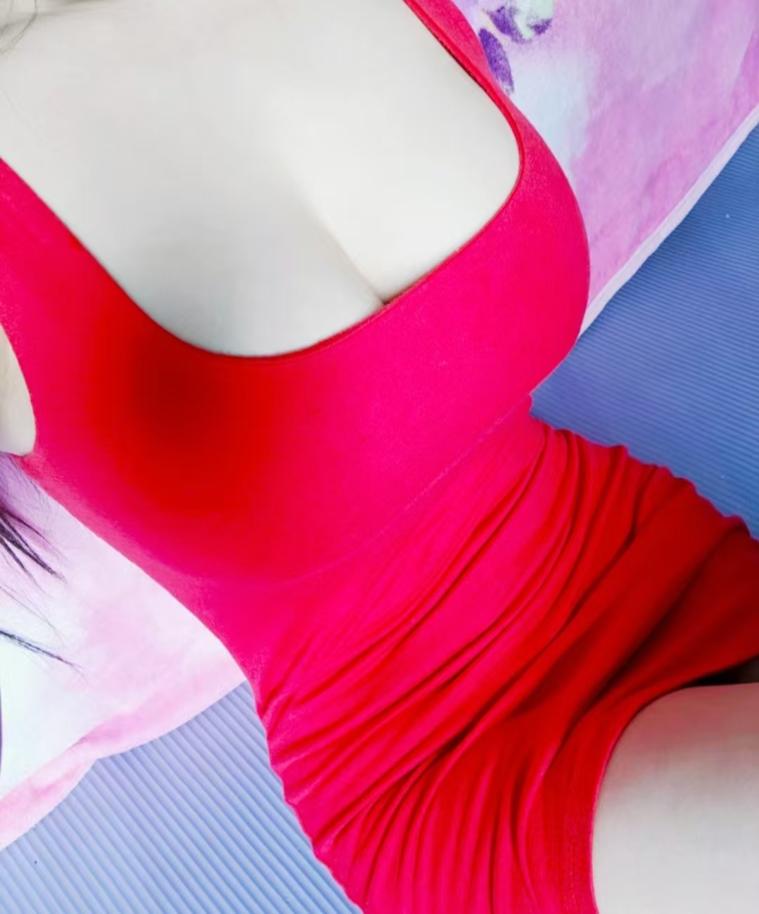 .丰乳肥臀辣妹小雪