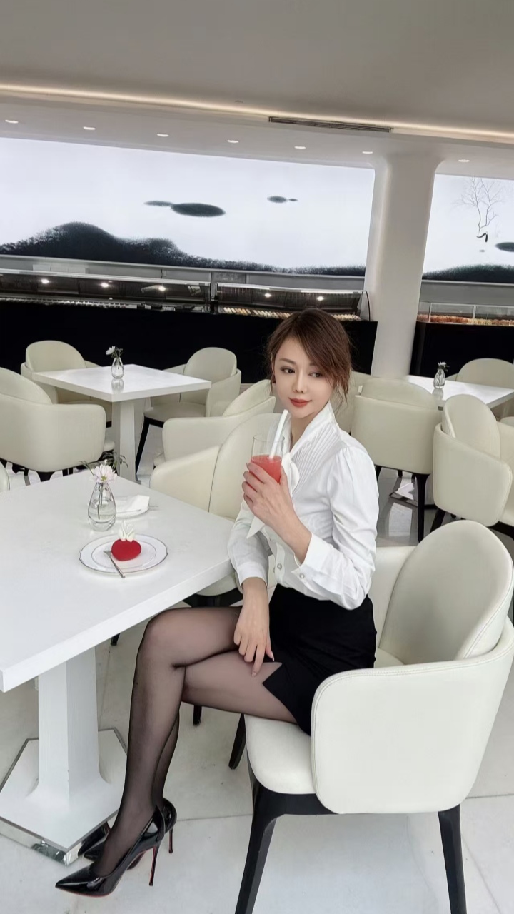 百子湾美艳御姐贝贝