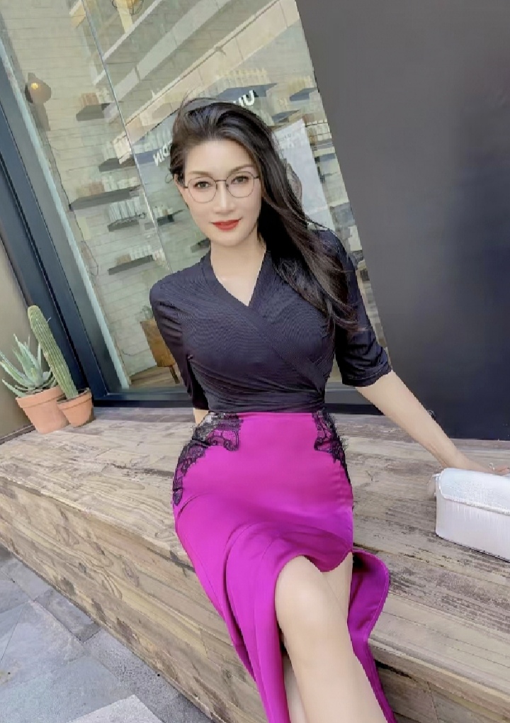 健身美少妇会潮喷