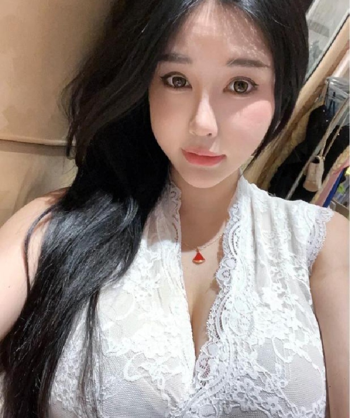 青年城爆乳辣妹