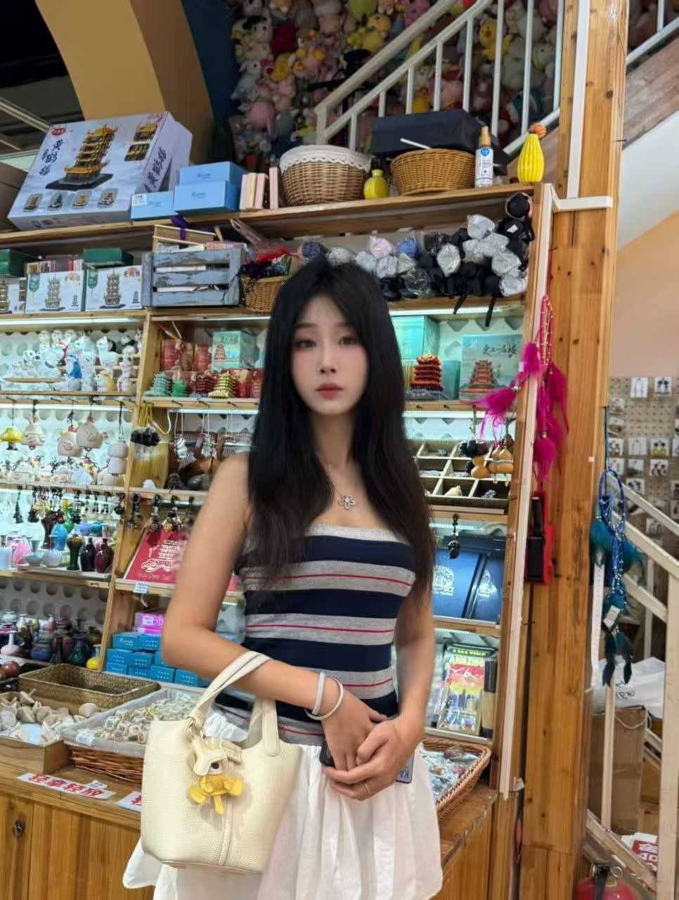 武汉高挑妹大长腿婉儿