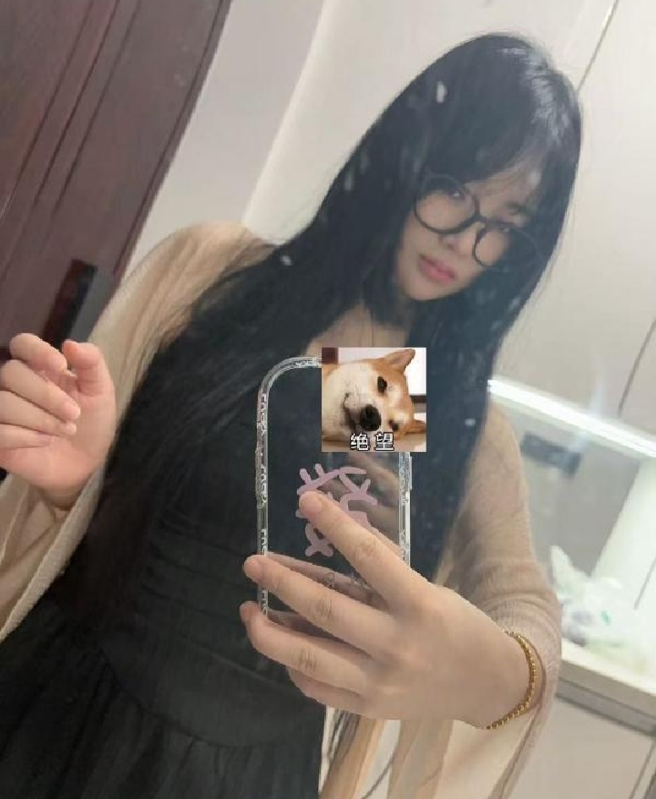 极品身材嫩妹小月亮